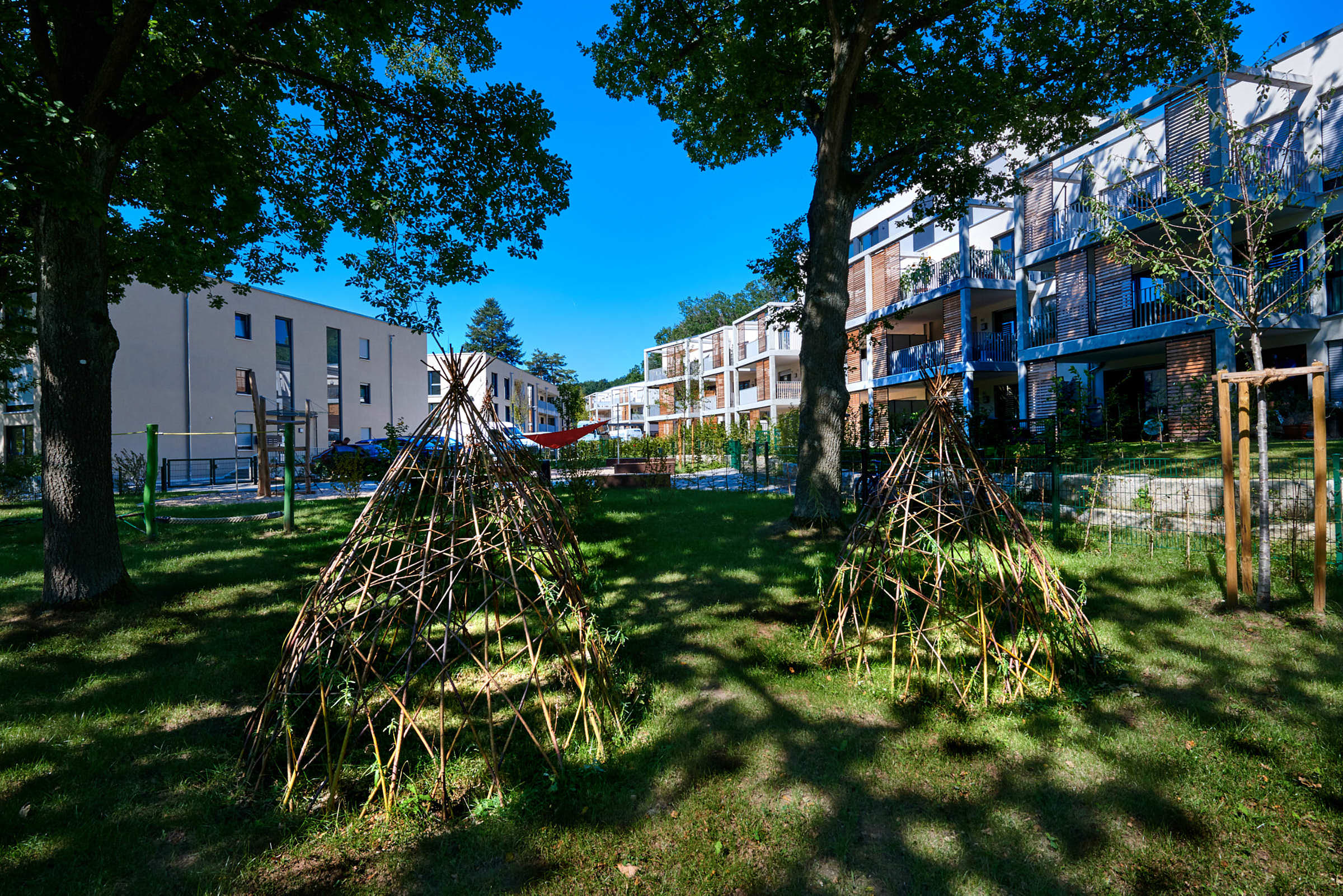 exklusive-wohlanlage-spielplatz-in-stilveste-zirndorf